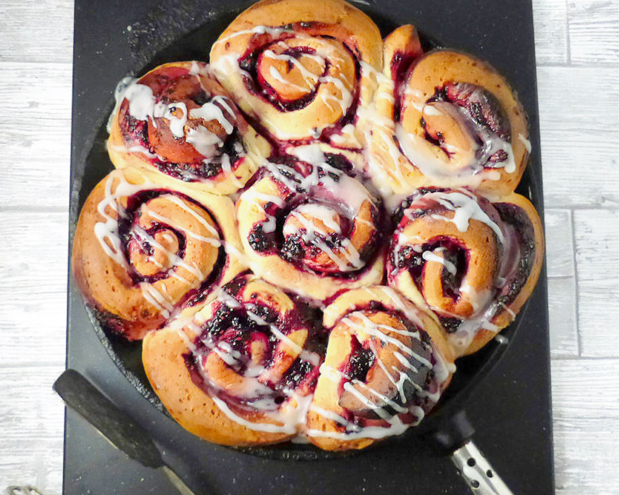 overhead shot of buns in a round skillet