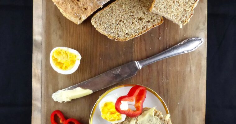 No Yeast Spelt Soda Bread with Chia Seeds (ready in less than one hour)