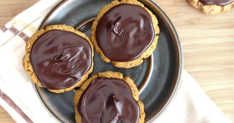 Copycat Chocolate Spelt Hobnobs