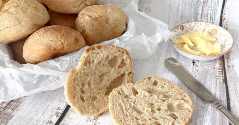 No-Knead Swedish Spelt Frallor (Bread Buns)